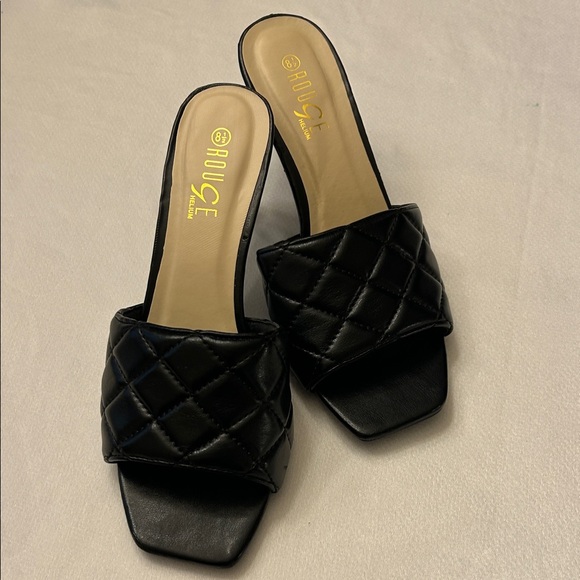 Rouge Helium Shoes - Rouge Helium Black Quilted Women's Slide Sandals
Size 8.5 Scratch on right shoe